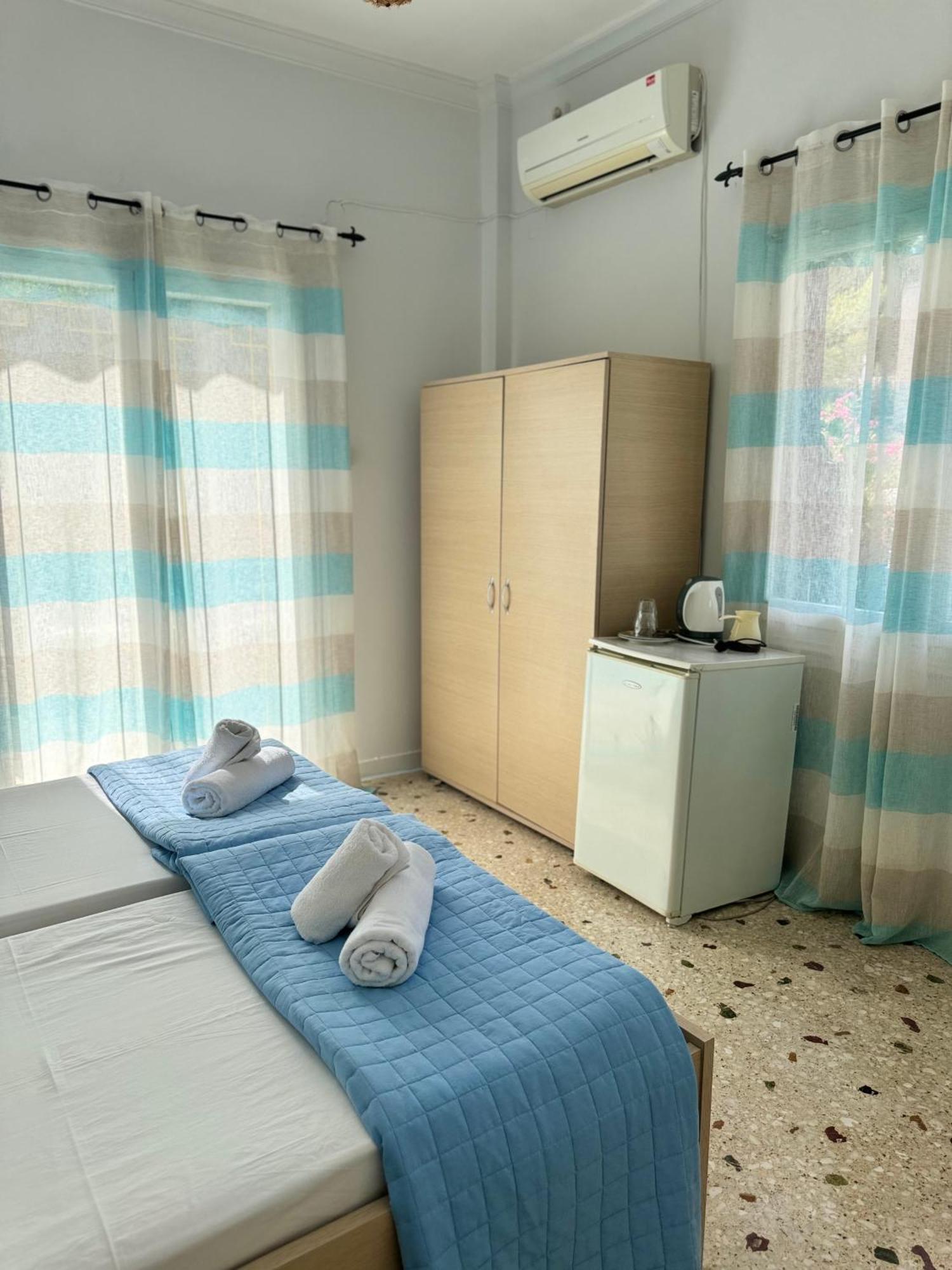 Santa Marina Rooms Agia Marina  Eksteriør billede